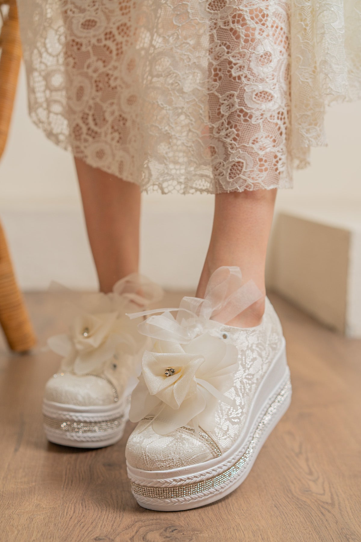 wedding dress converse lace embroidered personalized stylish design wedding shoes