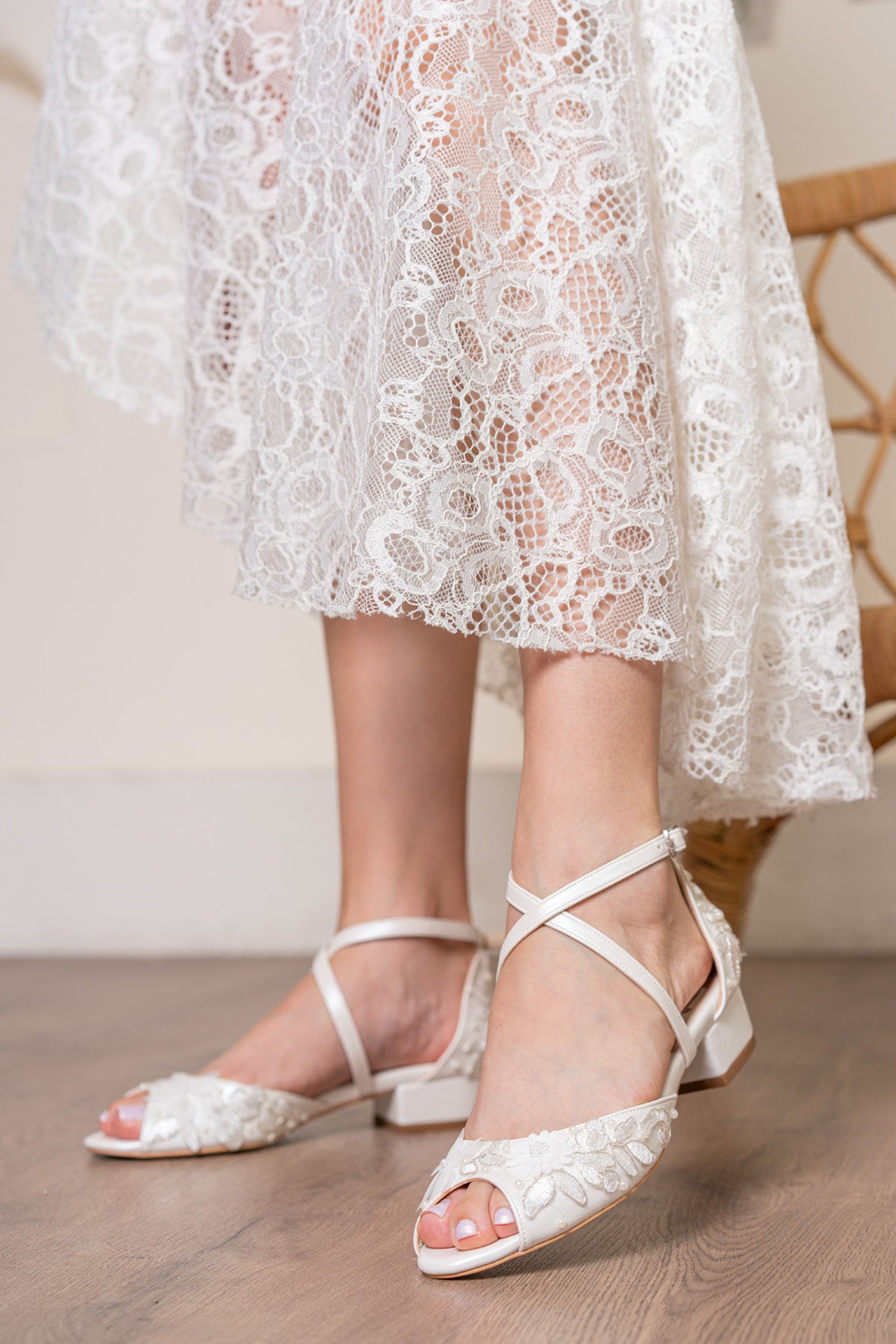 bridal shoes thick low heels lace embroidered low platform